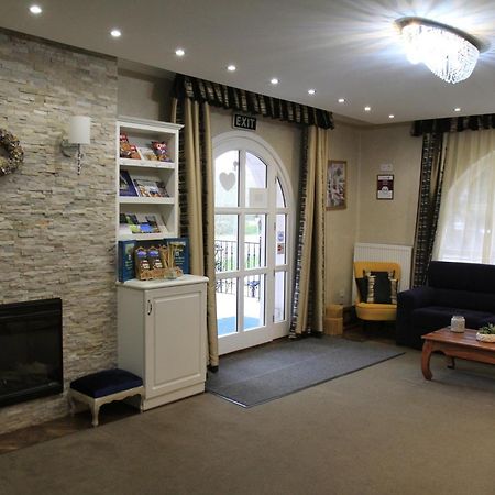 Zenit Panzio Bed & Breakfast Miskolc Exterior photo