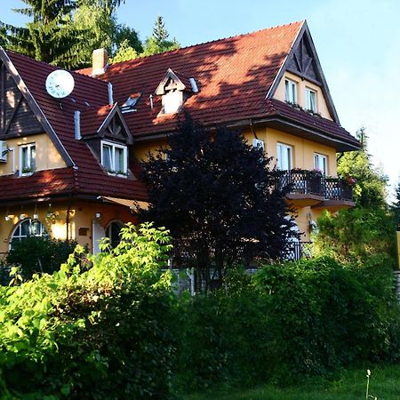 Zenit Panzio Bed & Breakfast Miskolc Exterior photo