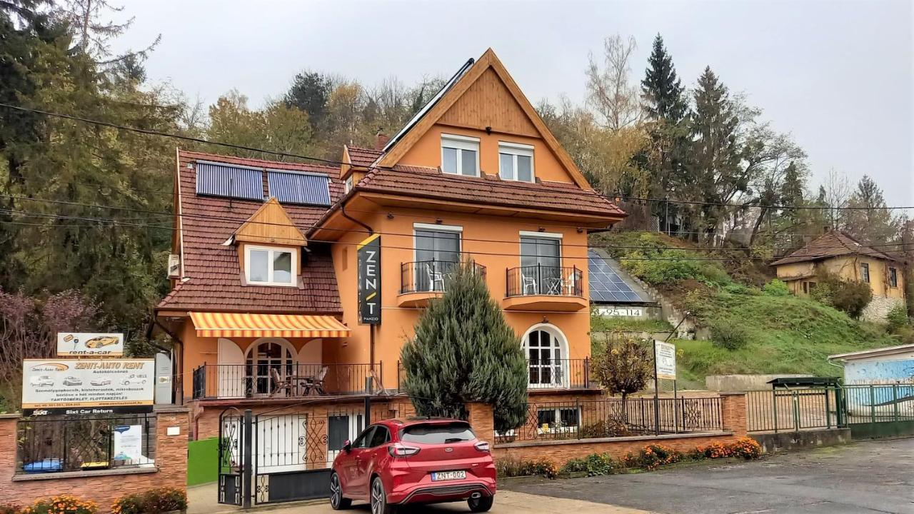 Zenit Panzio Bed & Breakfast Miskolc Exterior photo