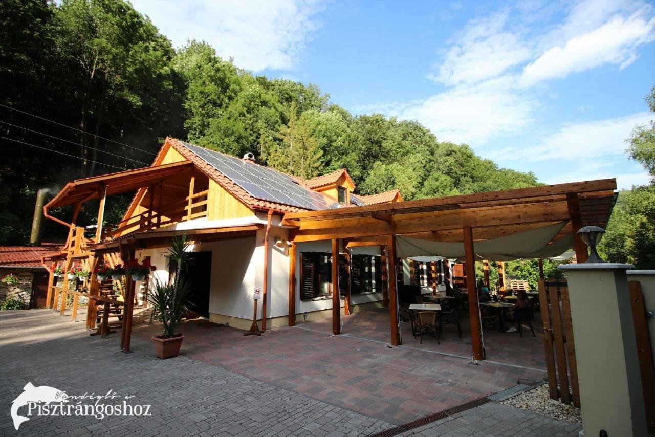 Zenit Panzio Bed & Breakfast Miskolc Exterior photo