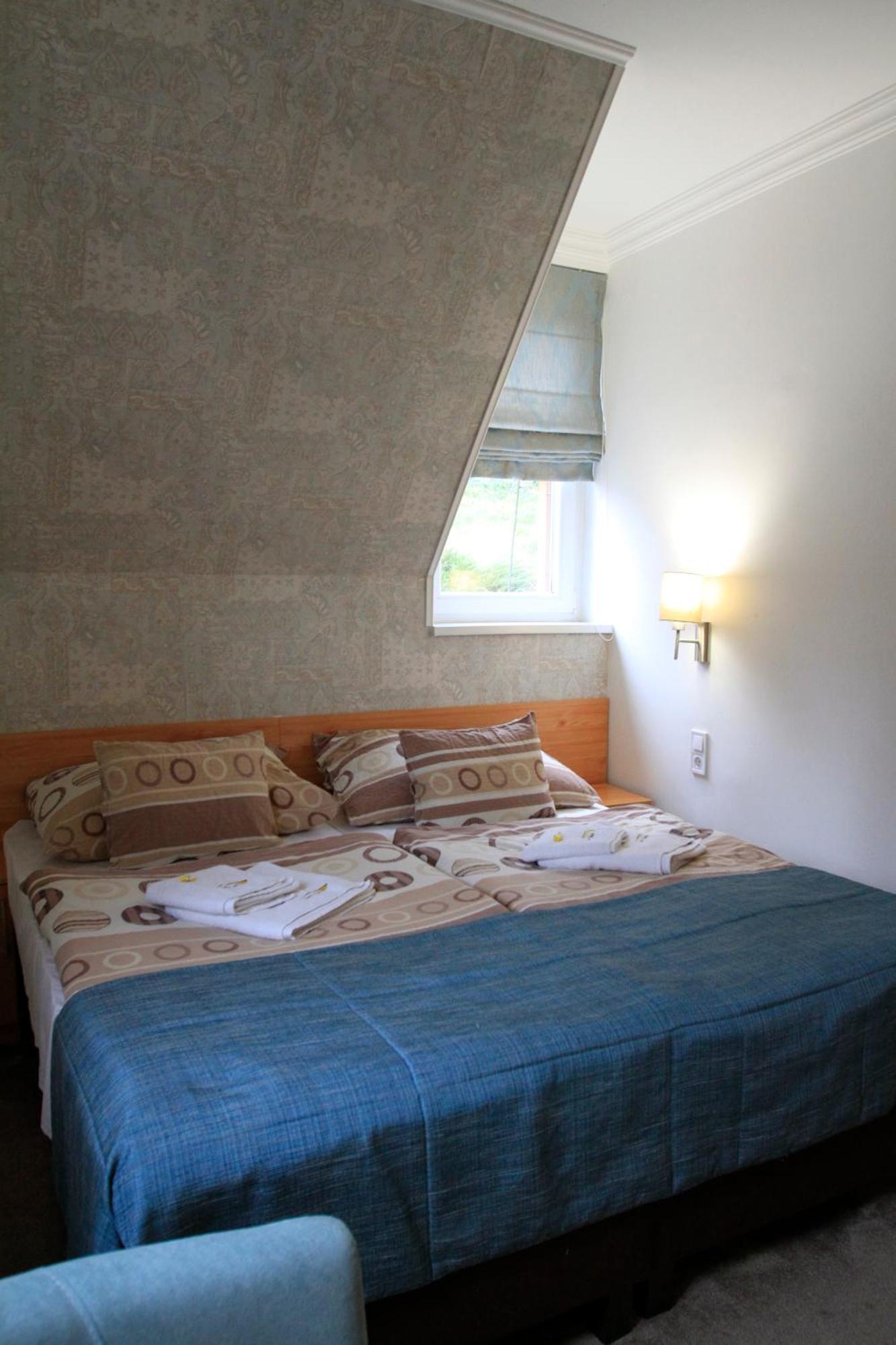 Zenit Panzio Bed & Breakfast Miskolc Exterior photo