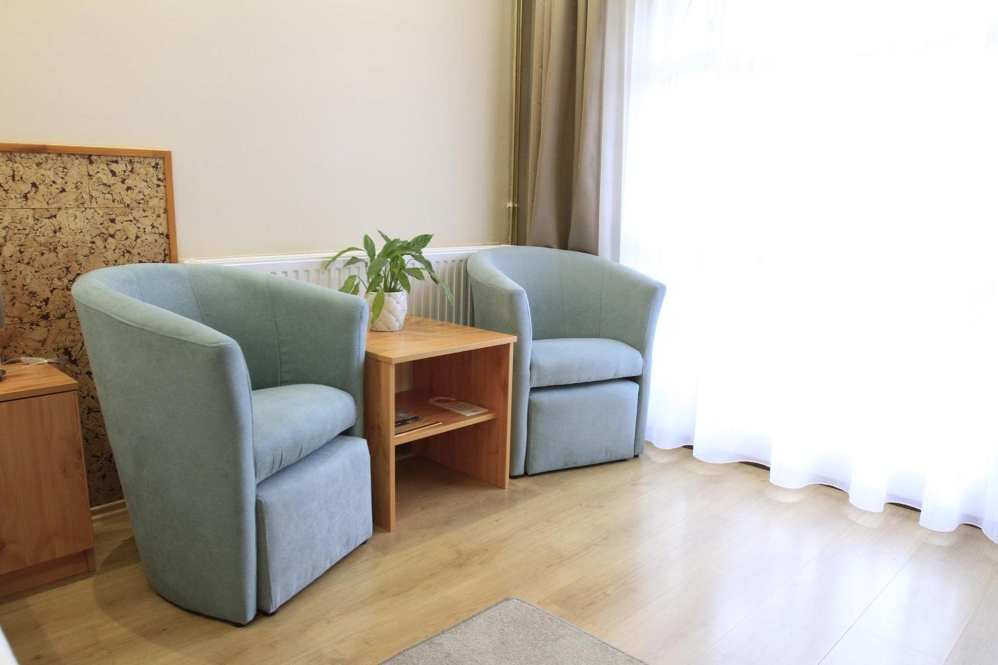 Zenit Panzio Bed & Breakfast Miskolc Exterior photo