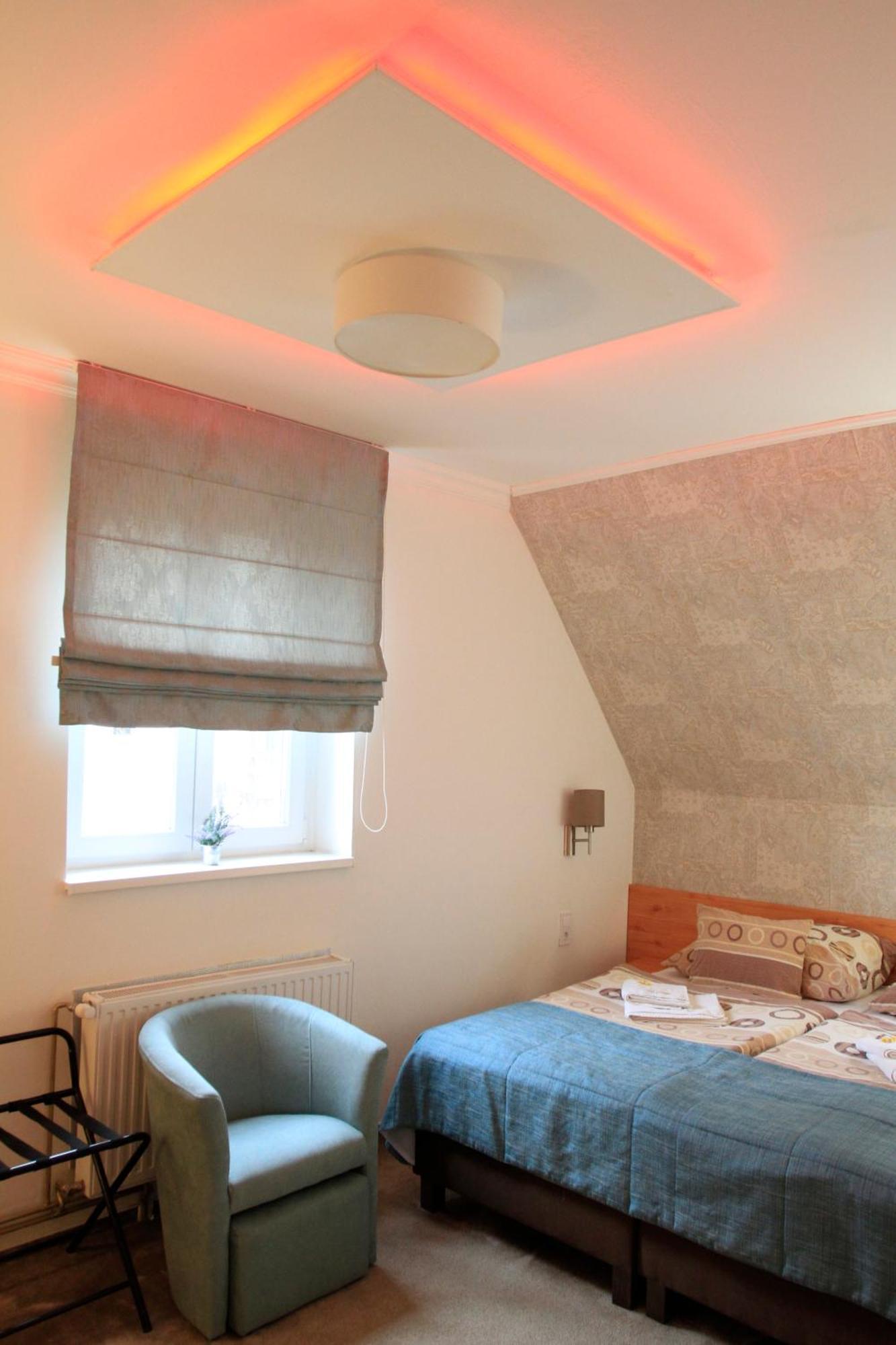 Zenit Panzio Bed & Breakfast Miskolc Exterior photo
