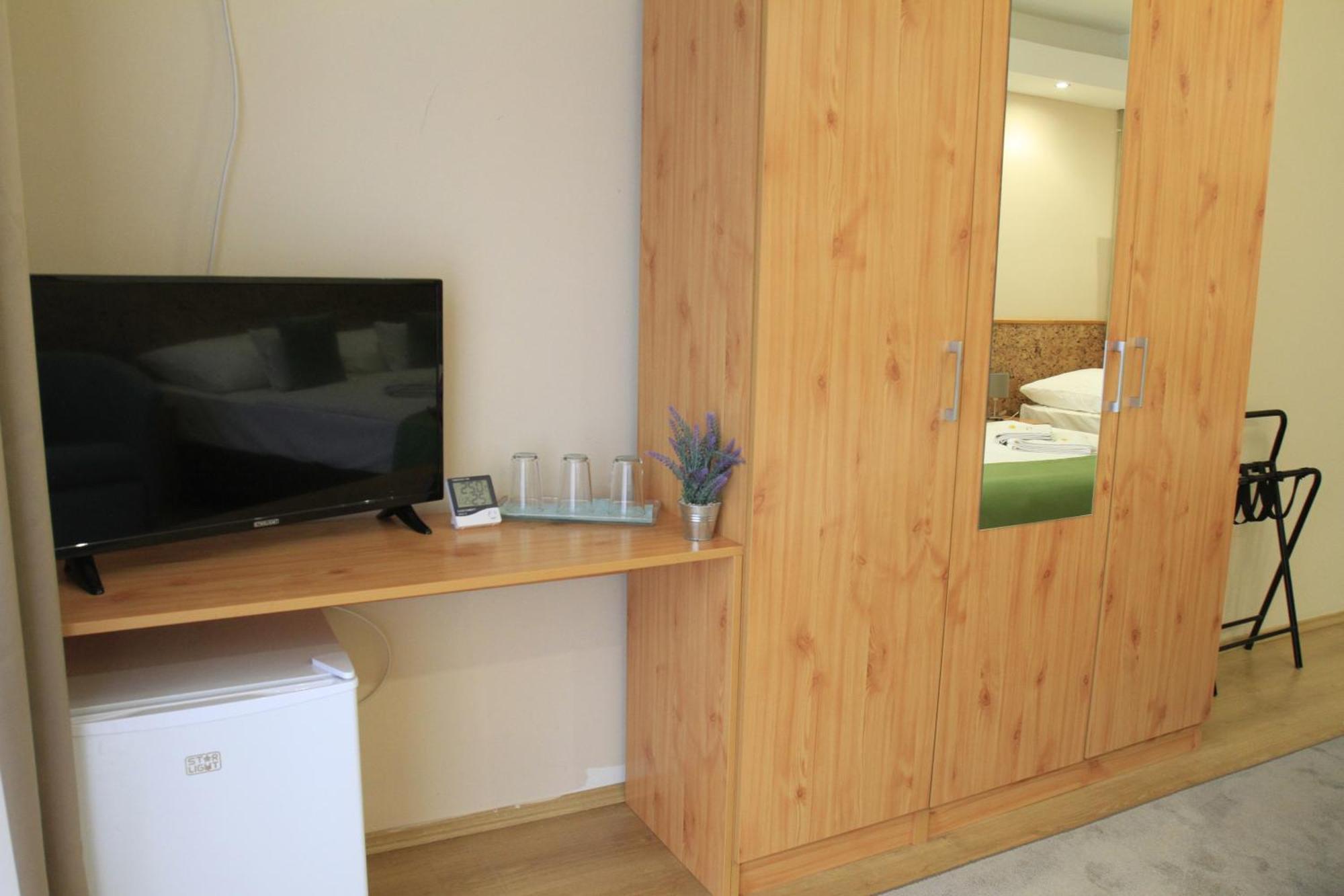 Zenit Panzio Bed & Breakfast Miskolc Exterior photo