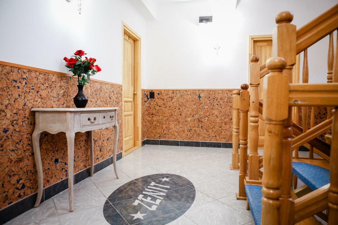 Zenit Panzio Bed & Breakfast Miskolc Exterior photo